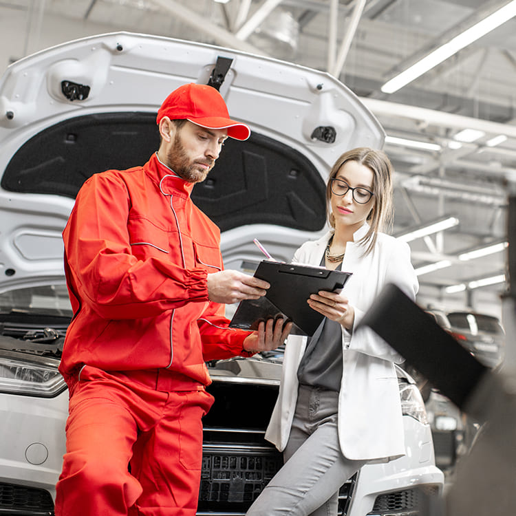 Kostenvoranschlag fürs Auto wird in Werkstatt angefragt
